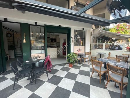 İzmir Karşıyaka Bostanlı’da Devren Kiralık Cafe – Hazır İşletme Fırsatı