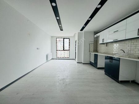 Güven'den Lemar Avm Civarı Okullara Yakın Ara Kat 1+1 Son Daire!