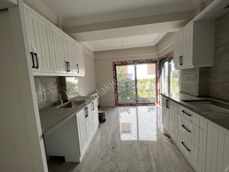 Turyaptan Şakran Merkezde Teraslı Lüks Tripleks