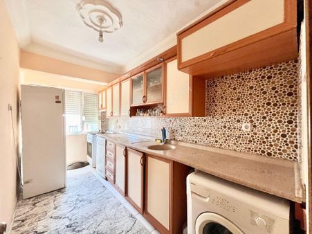 Yüksel'den Satılık Akçay'da Ön Cephe Denize 250m Ayrı Mutfaklı 2+1 Daire