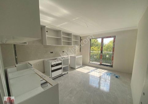 Kuttaş Emlak'tan 0 Binada Katta 2+1 Ön 75 M2 Metro Yakını Kombili Dairemiz Kiralıktır