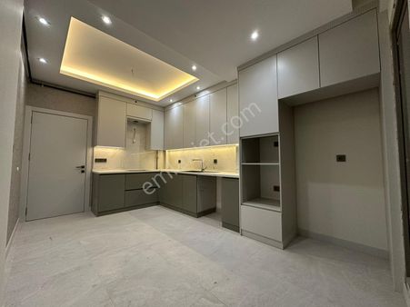 Demirler'den Ferhatlar Koleji Mevkii Arakat 3+1 Satılık Daire