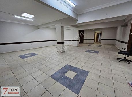 Aksaray Pertevniyal Lisesinin Yanında İşyerine Kiralık 3+1