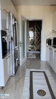 Bahçeşehir Vaditepe 1. Bölge Satılık Tadilatlı Manzaralı 2+1