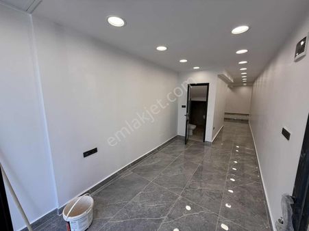 Halkalı Cadde Üstü / 40 M² / Tabela Değeri Yüksek Teraslı Dükkan