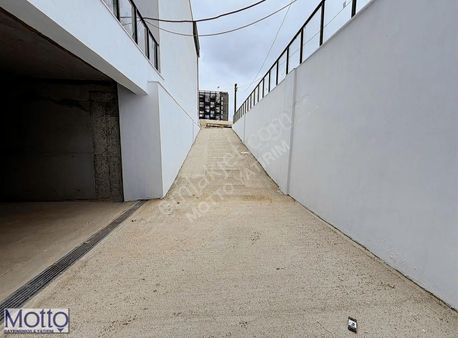 Kapalı Otopark Ve Bahçe Kullanımlı 1+1 Daire