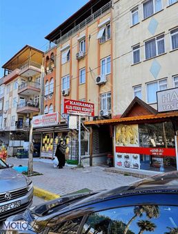 Kepezde Tranvay Durağı Önü 5+1 Satılık Daire