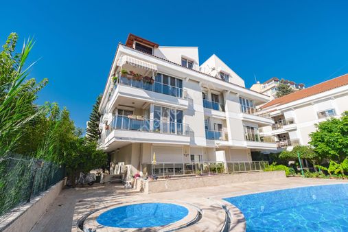 Konyaaltında Denize 400 Mt. Villa Tadında Sitede Ultralüks 4+1