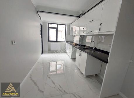 Arzu Emlaktan Yunusemre Mah. Satılık Sıfır 3+1 Ebeveyn Banyolu