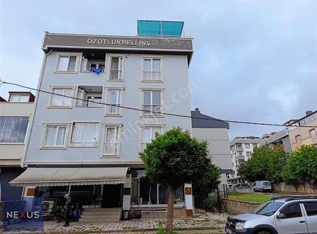 Sultanbeyli'de Hikmetyar Caddesi Üzerinde Kiralık 2+1 Daire