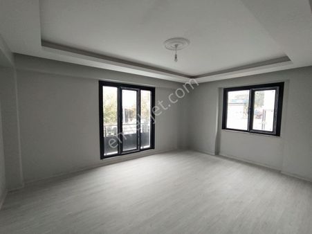 Hürriyet Çarşıya Ve Metroya Yürüme İskanlı 3+1 Arakat Lüks Daire