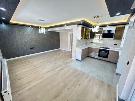 Taner'den Sinan Caddesinde Yıldız Köprü Yanı 3+1 Çift Yolu Süper Lüks