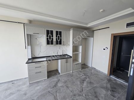 Karınca'dan Akdeniz Mh'de Deniz Manz.havuzlu Aylık Ödemeli 1+1 Kiralık!