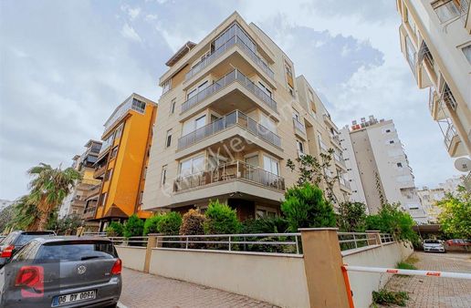 Yeşilbahçe'de Eşyalı Dubleks 4+2 Satılık Daire