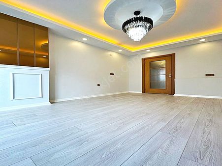 Şahane Yapı'dan Şık Tasarımlı Metrobüse Sadece 7 Dk Mesafede Satılık Daire!!!