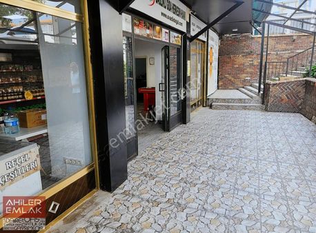Aşağıeğlence Giresun Cd.si Köşesinde Hazır Kiracılı Dükkan