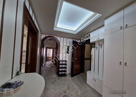 Birlik Mahallesi 435. Cadde Üzerinde Full Mobilyalı 3+1 Kiralık Daire ........