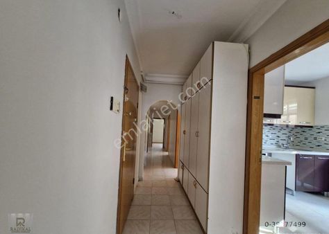 Birlik Mahallesi 439. Sokak Üzeri Ara Katta Kiralık 3+1 Daire........