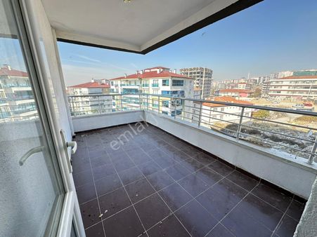 Başpınar Mahallesi'nde Yapılı Cadde Üzeri 3+1 Daire