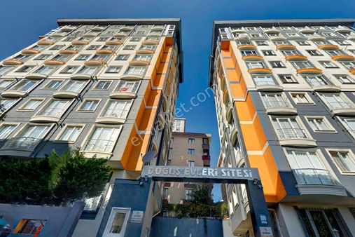Ümraniye Doğuş Evleri Sitesi 'nde Satılık 2+1 Daire
