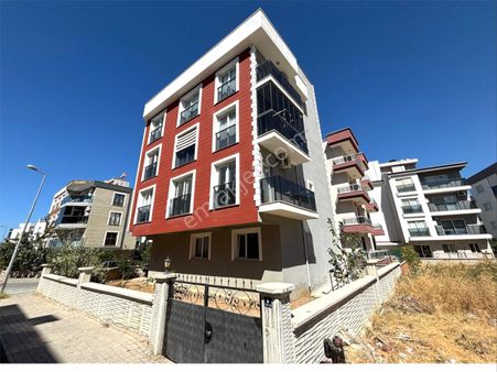 Kuşadası Davutlar’da Satılık 1 + 1 Daire