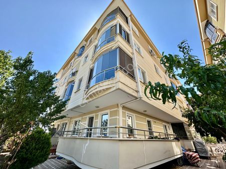 ⭐ay Emlak'tan⭐akçay'da Denize 300 Metre Müstakil Tadında Köşe Ön Cephe Çift Wcli Satılık 2+1 Daire