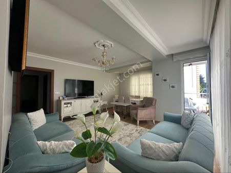 Çengelköy Bosna Bulvarında Satılık 3+1 Daire