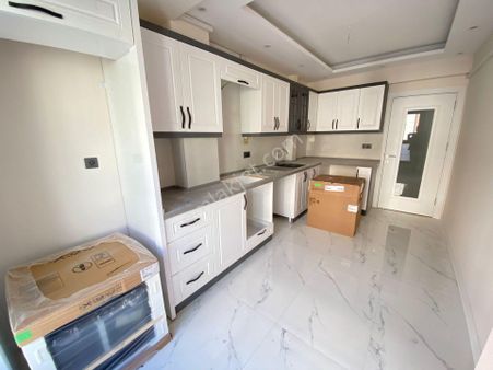 Atbiner Emlaktan Manisa Yunusemre Aynıali Mahallesi 2+1 95m2 Sıfır Otoparklı Site İçi Arakat Daire