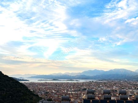 Goldhouse Dan Satılık Patlangıç Ta Şehir Ve Deniz Manzaralı 3+1 Daire