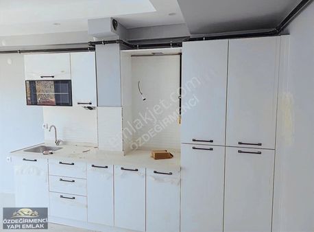 Özdeğirmenci Yapı-emlaktan Satılık 1+1