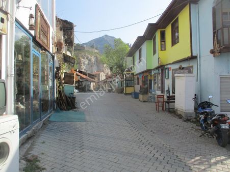 Çorum İskilip Semerciler Çarşısında 48 M2 İki Dükkan Satılık Dük