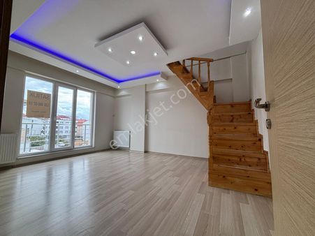 Tokay'dan Vatan Mh.merkez'de 4+1 Kombi, Ankastreli Dubleks