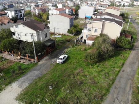 Yeniçiftlik Merkezde Satılık Üç Yola Cepheli Köşe Arsa Net 176m2