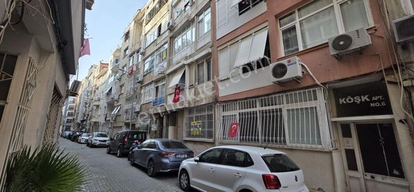 Karşıyaka Alaybey Mahallesinde Zemin Kat Bahçeli 2+1