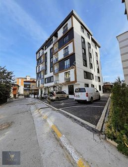 Pendik Ahmet Yesevi Mahallesinde Satılık 2+1 Ara Kat Daire