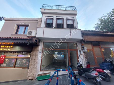 Kuşadası'nda Tabela Değeri Yüksek 3+teras Kiralık Dükkan Kafe