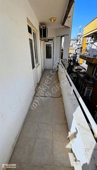 07kb Emlaktan Arakatta Balkonlu Kiralık 1+1 Daire