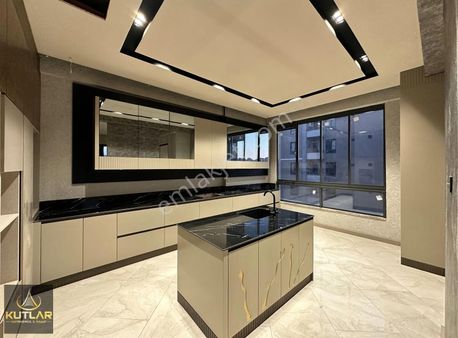 Kutlar'dan Metro Market Civarı Satılık Ultra Lüks 4+1 Daire.