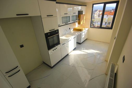 ⚡aktif'ten Kocacami'de Ebeveyn Banyolu 90 M2 Önü Açık Oturumu Güzel Satılık 2+1 Daire ⚡