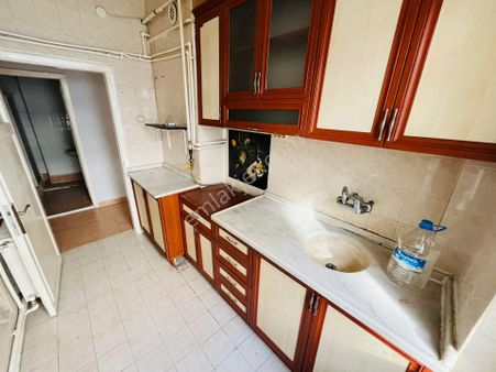 Münzeviler Cad. Dibi Katta Satılık 3+1 Daire !!!