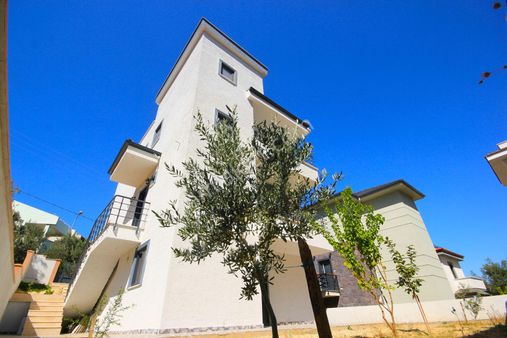 🔴 🔴 Aktif'ten Pelitköy'de Muhteşem Deniz Manzaralı 6+2 Ferah Satılık Daire