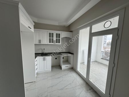 Stadyum Yanı Kiralık 2+1 Sıfır Daire