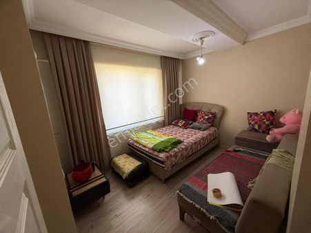 Mrt Gayrımenkul'den Yılmaz Mah Eşyalı Satılık 3+1 Daire