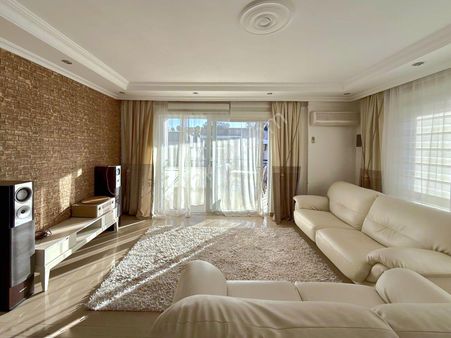 Alanya Obagöl’de Denize Yürüyüş Mesafesinde Geniş 4+1 Dubleks