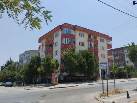 Eşref Emlak,4 Yol Ağzında, Çift Cepheli, Ayrı Mutfak Satılık 2+1