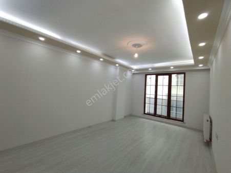 Esenyurt Akçaburgaz Mah Sıfır 80,m2-2+1- 1 Kat Daire