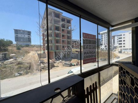 Adrian'dan Hılly Otel Yanı Satılık 1+1 Doğalgazlı Daire