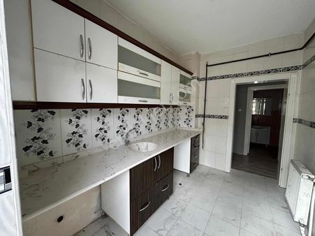 Hoşcan Emlaktan 3+1 Ön Cephe Ahiler Okulu Yakını Kiralık Daire