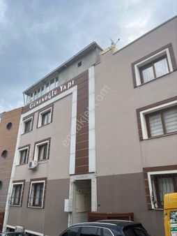 Ogün'den Balçova Egitim Mah. Ekonomi Üni Ve İstinye Avmye Çok Yakın Eşyalı Genç Binada Kiralık