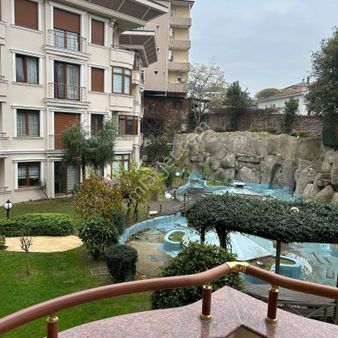 Üsküdar Çengelköy Park Evleri 'nde 3+1 Satılık Daire